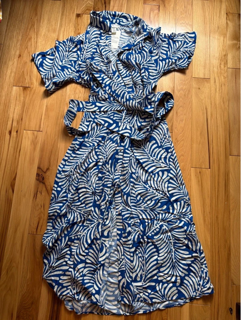 Beautiful H&M NWT long dress! Sz small